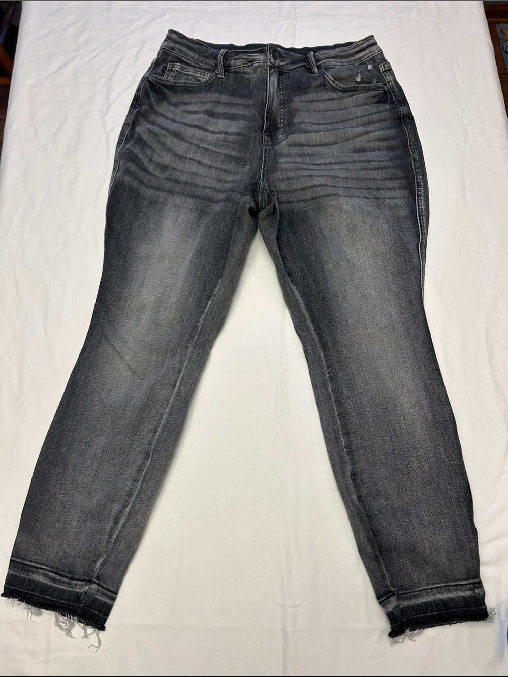 Judy Blue Women’s Grey Washed Slim Jeans - Casual Stretch Denim
